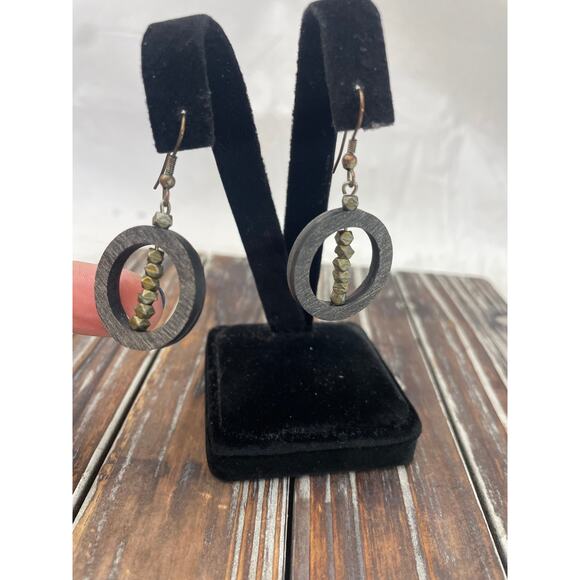 Women's Boho Wooden Beaded Earrings Lightweight GUC - Picture 1 of 4
